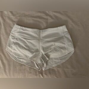 Lululemon White Speed Up shorts 2.5” - size 4